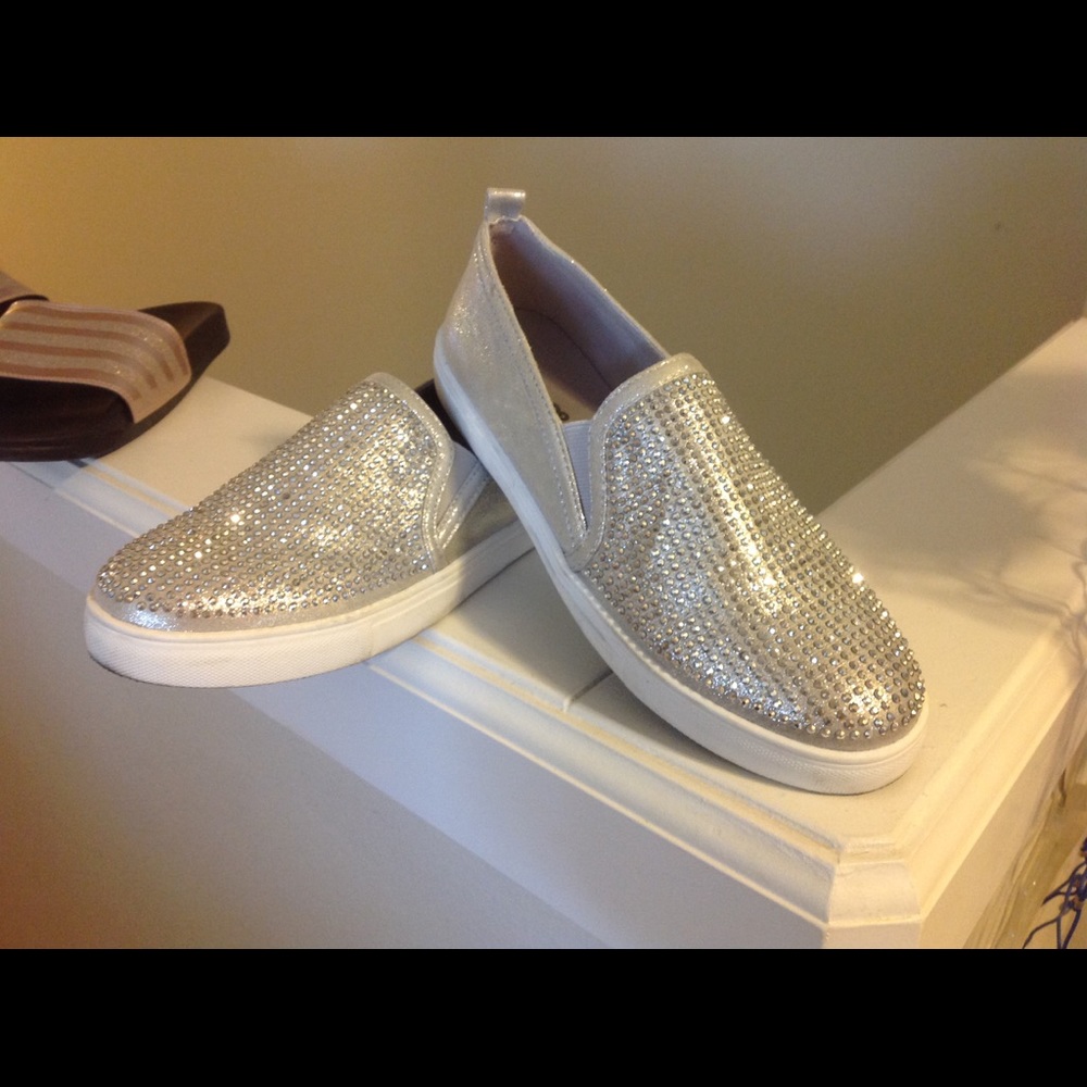 Shoes slip on bling silver 8.5  new